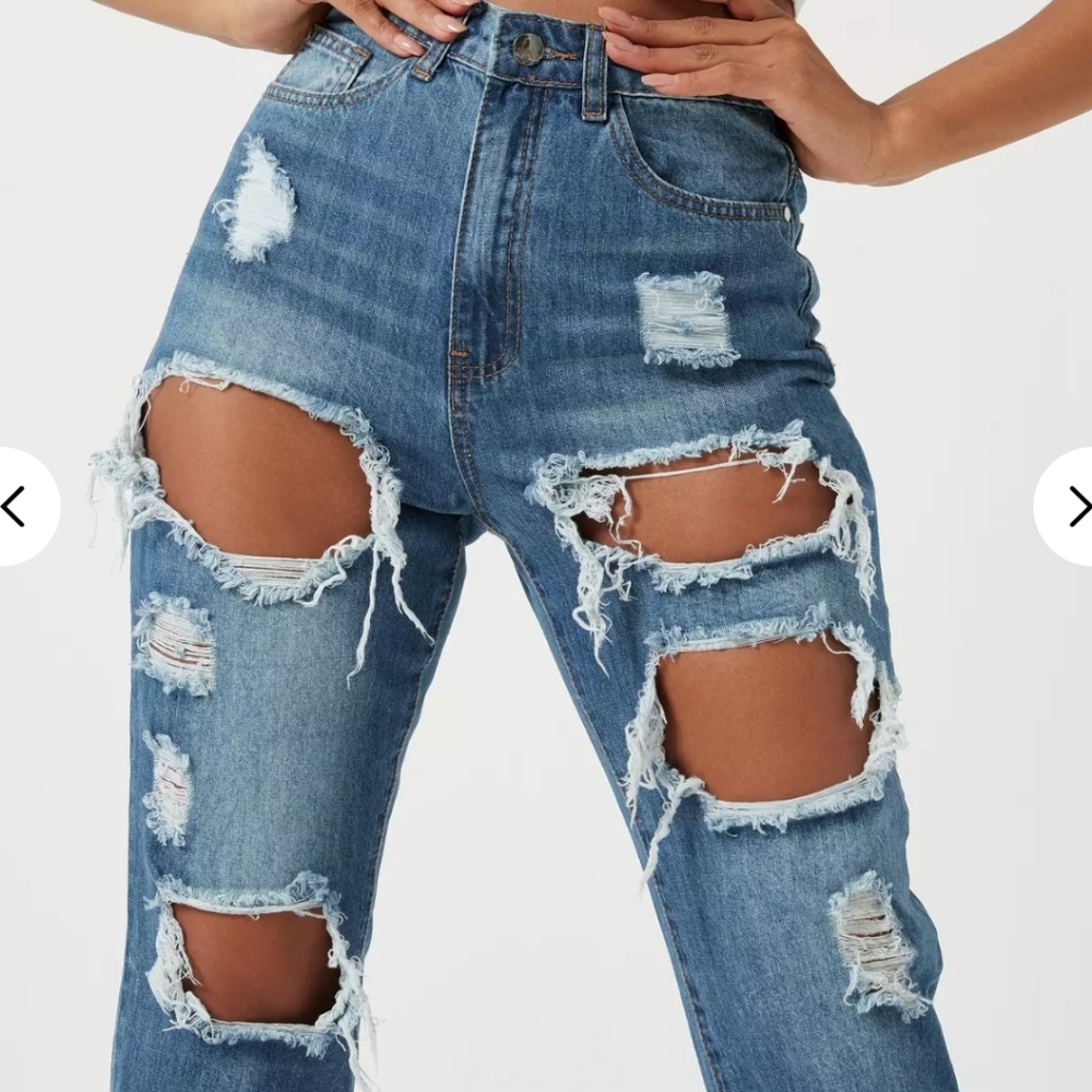 Misguided Riot High Rise Mom Jeans - Picture 2 of 7